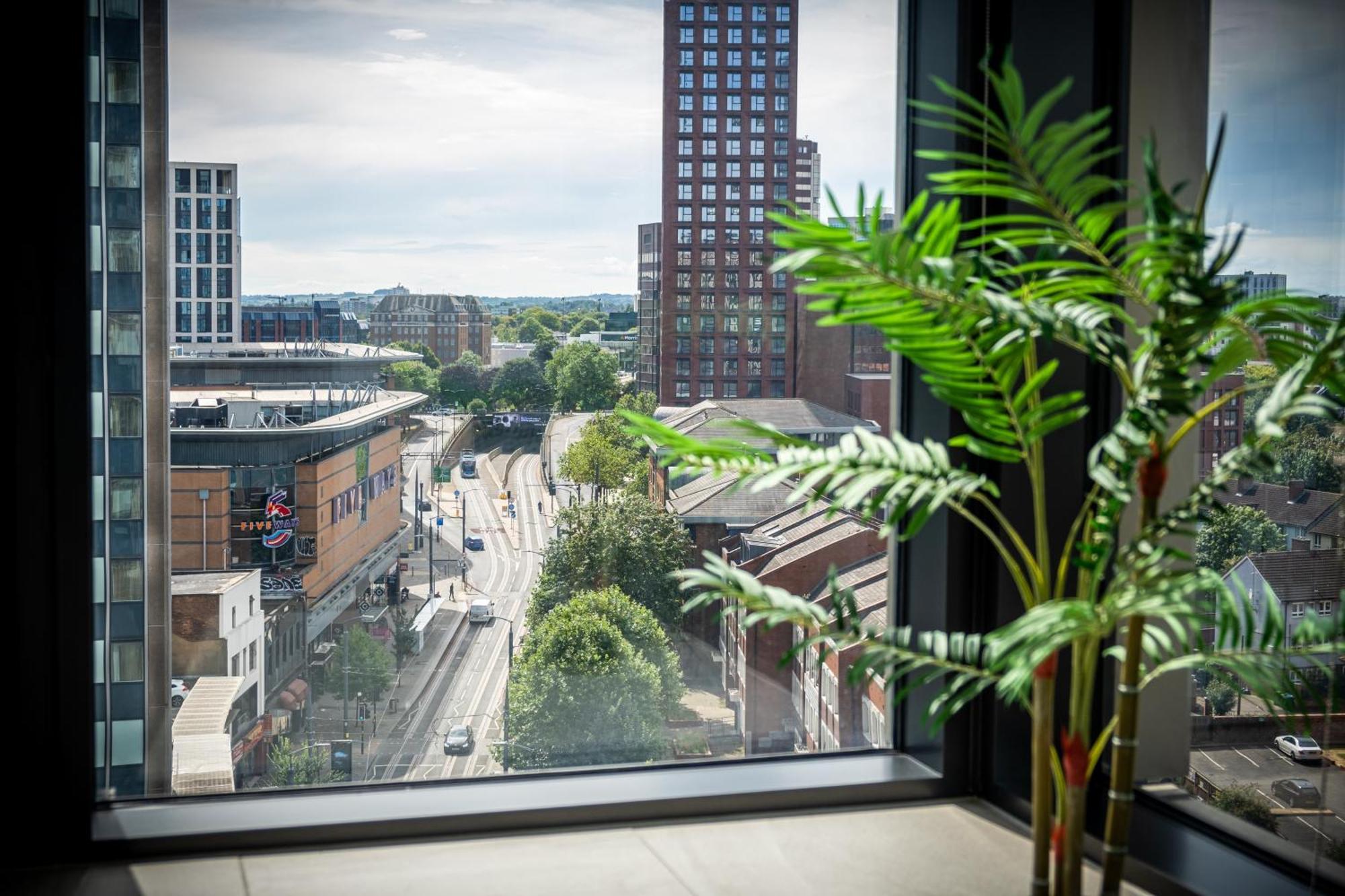 Mercian Luxury Serviced Apartments- Birmingham City Centre - Your Perfect Stay - Gym Rooftop Terrace Cinema Room エクステリア 写真