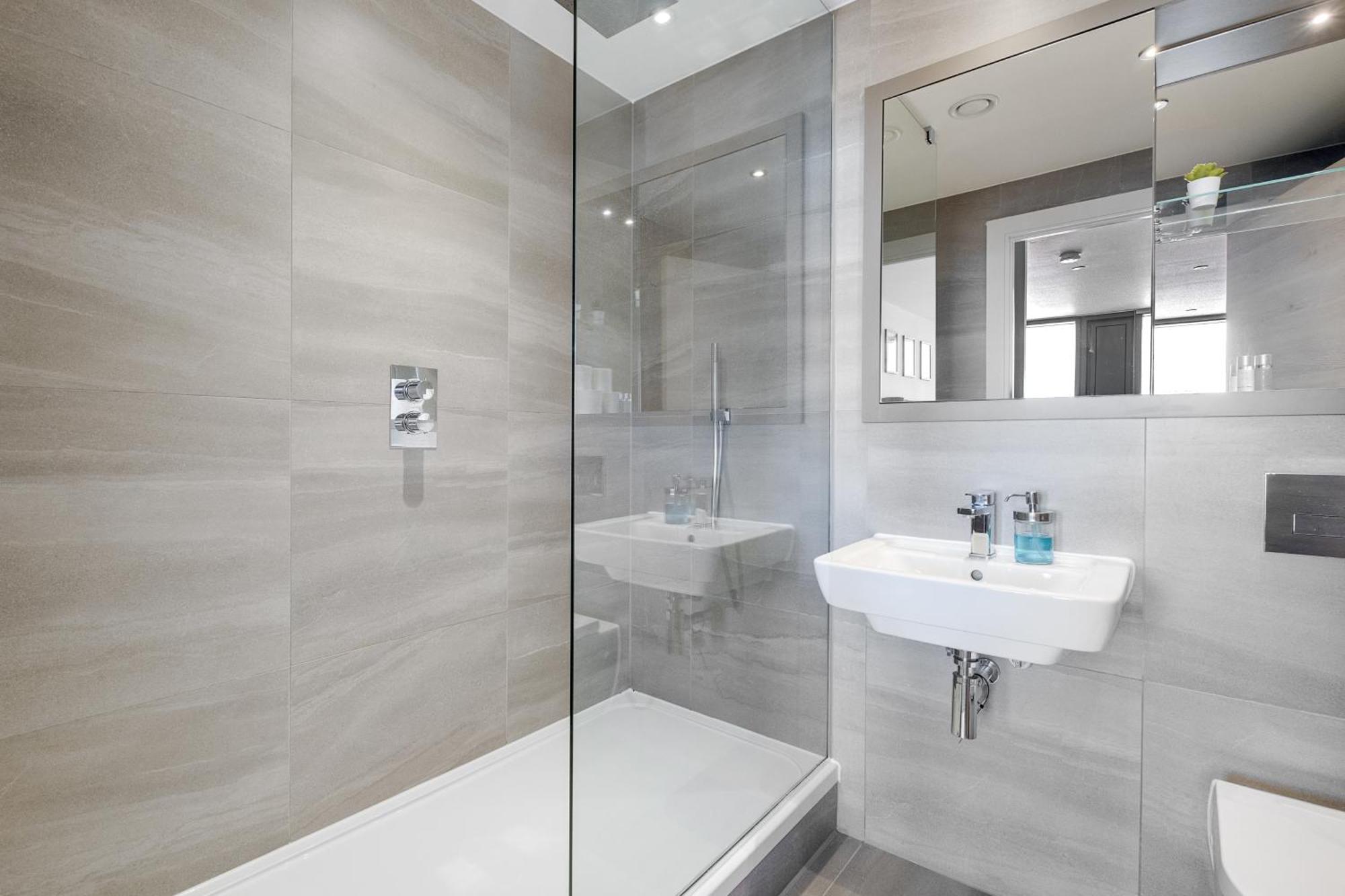 Mercian Luxury Serviced Apartments- Birmingham City Centre - Your Perfect Stay - Gym Rooftop Terrace Cinema Room エクステリア 写真