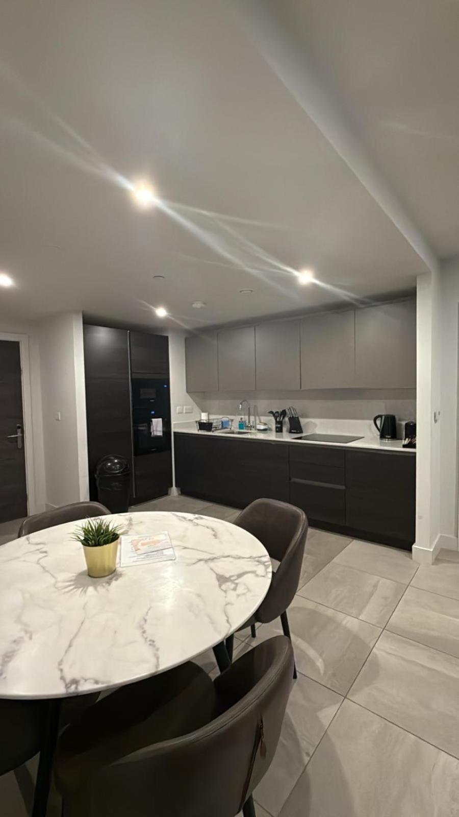Mercian Luxury Serviced Apartments- Birmingham City Centre - Your Perfect Stay - Gym Rooftop Terrace Cinema Room エクステリア 写真